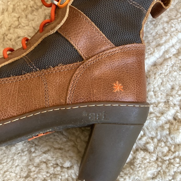 The Art Company lace up leather boots. Size 39 EUR. Made in Spain. - Picture 9 of 11